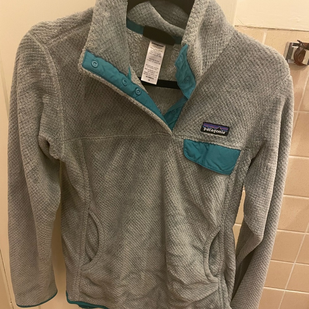Grey and salmon patagonia fleece